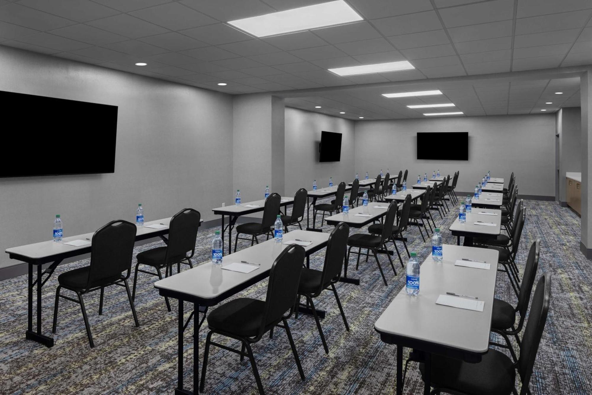 Hampton Inn Cleveland-Downtown Εξωτερικό φωτογραφία